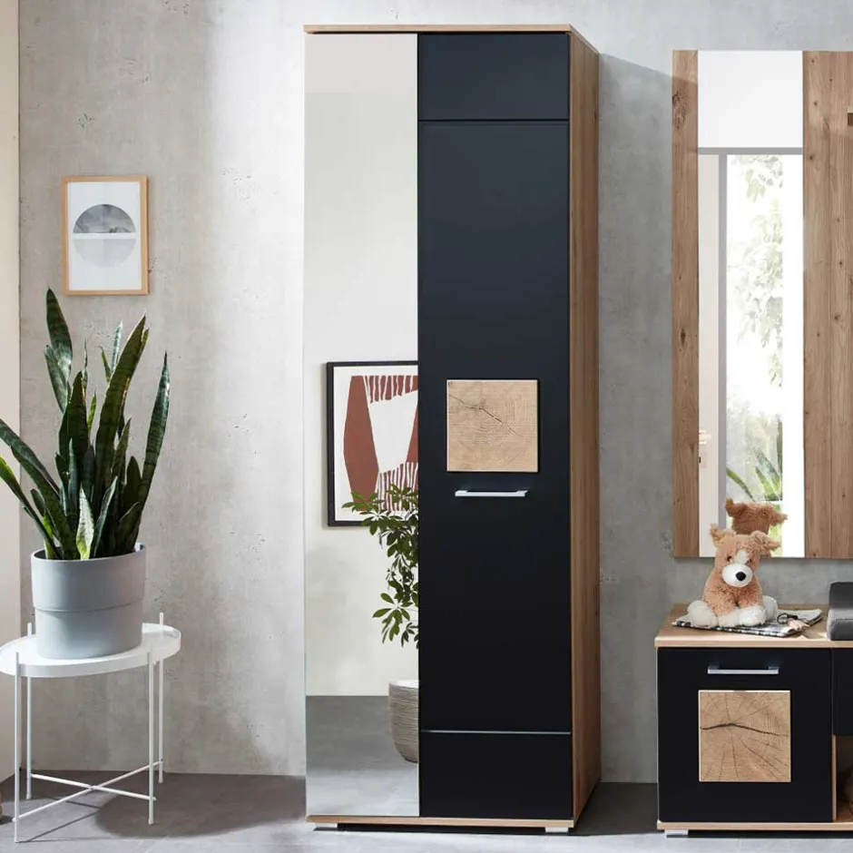 Pharao24 Dielenkleiderschrank Griffin> Dielenschränke