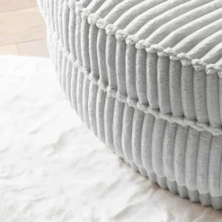 Pharao24 Hellgrauer Sessel mit Hocker Mirabal><noscript><img width=