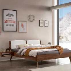 Pharao24 Nussbaum Doppelbett Stephanie> Massivholzbetten