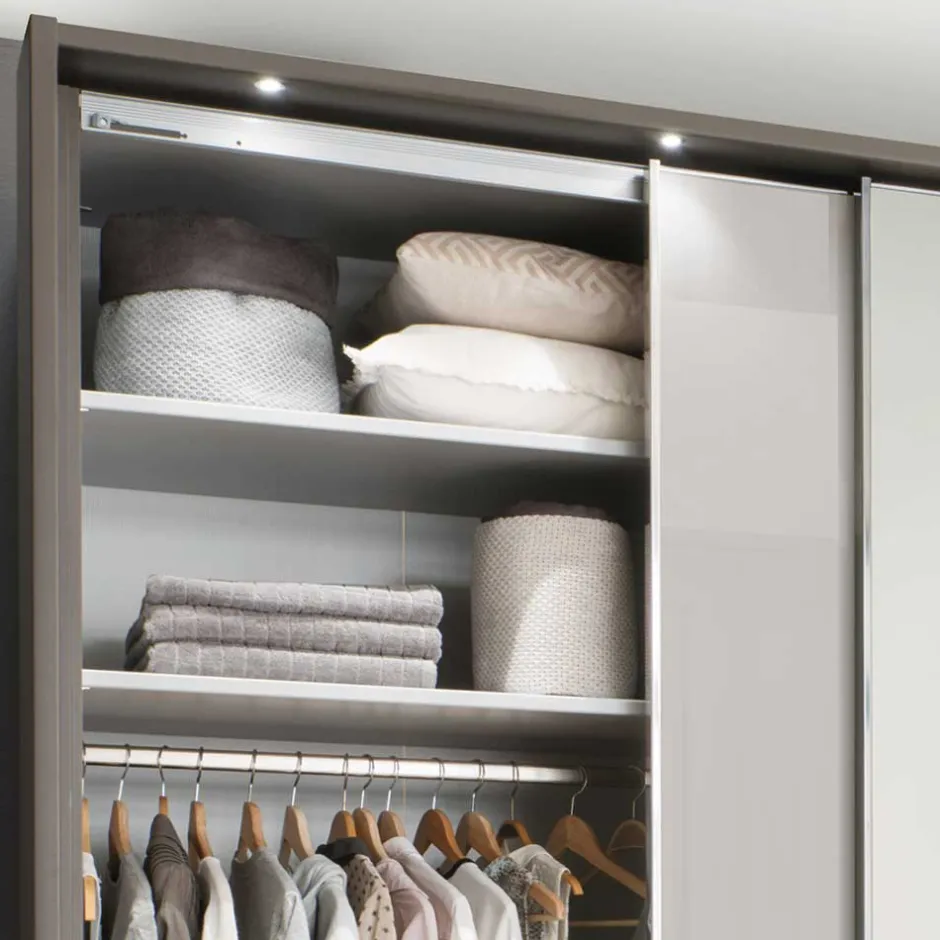 Pharao24 Schwebetürenschrank Reminon> Schiebetürenschränke